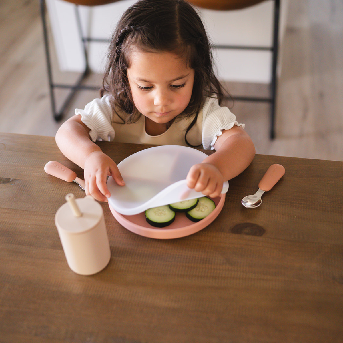 Bug & Bean Silicone Suction Plate with Lid - Muted Clay